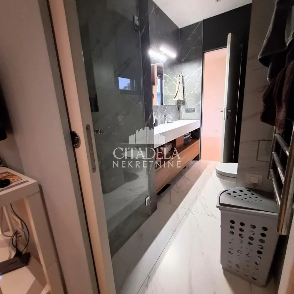 Prodaja, dvosoban stan, 60m², Stari Grad, Beograd