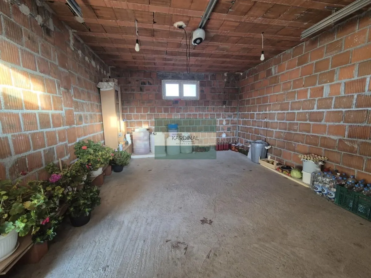 Prodaja, kuća, 271m², Šuljkovac, Jagodina
