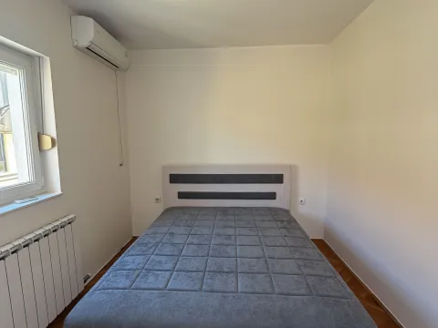 Izdavanje, četvorosoban stan, 120m², Škaljari, Kotor - image 17