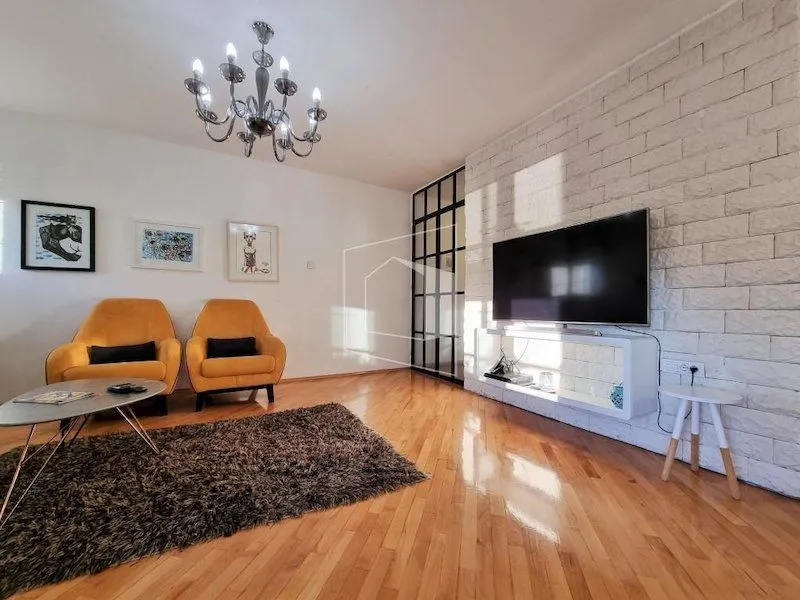 Izdavanje, stan, 105m², Blok 5, Podgorica