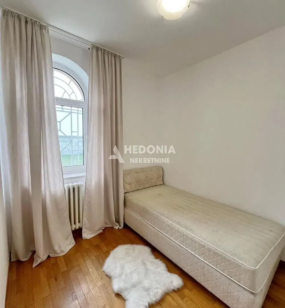 Rent, four bedroom apartment, 135m², Senjak, Beograd
