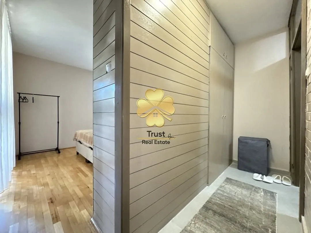 Izdavanje, dvosoban stan, 80m², Blok 5, Podgorica