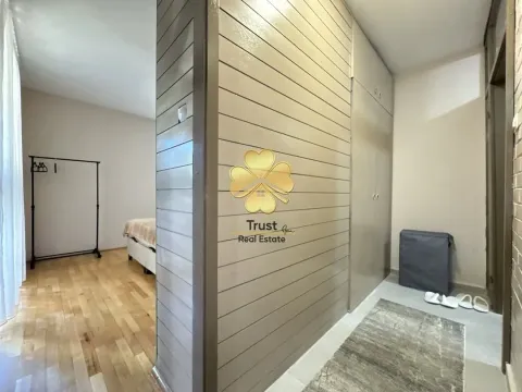 Izdavanje, dvosoban stan, 80m², Blok 5, Podgorica - image 10