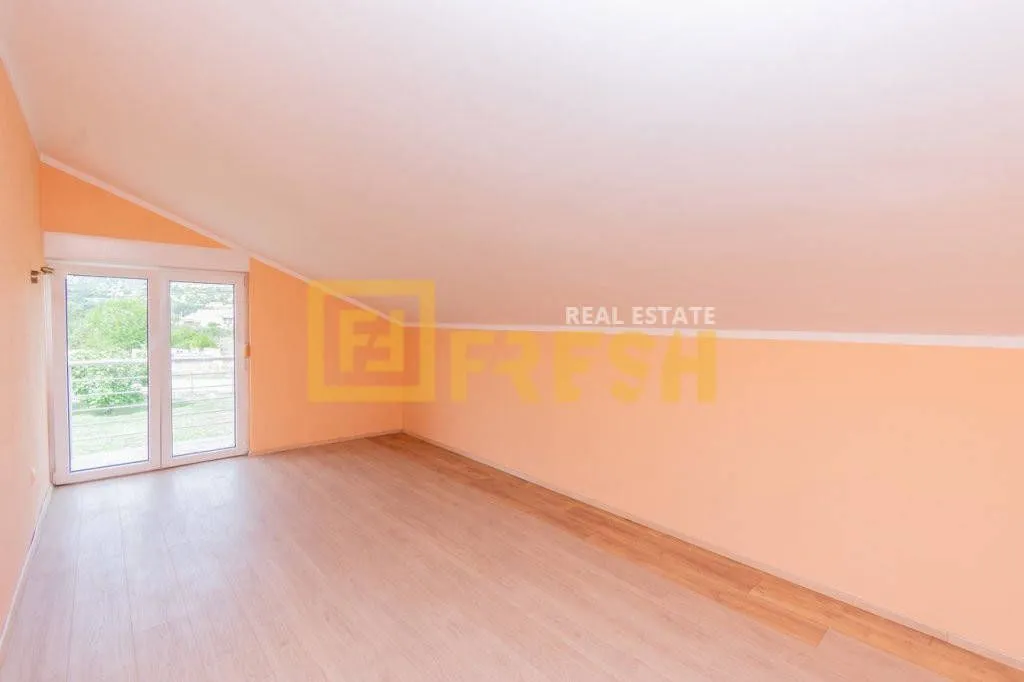 Rent, house, 180m², Kokoti, Podgorica
