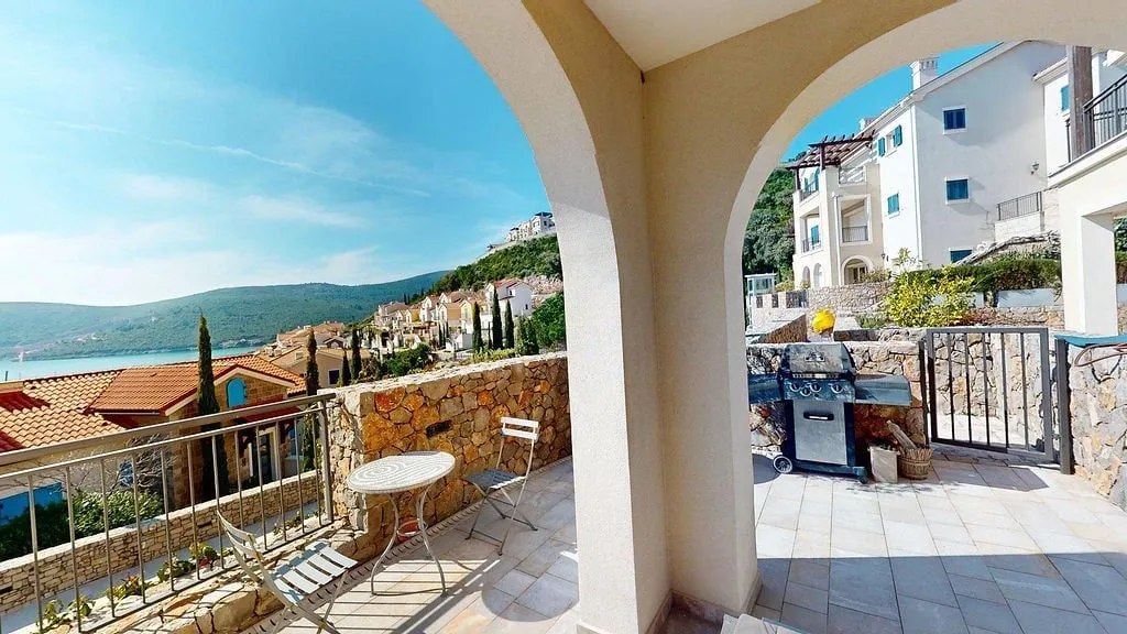 Prodaja, trosoban stan, 112m², Tivat, Crna Gora