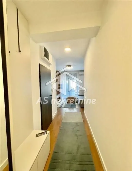 Rent, three bedroom apartment, 60m², Vračar Sve Podlokacije, Beograd