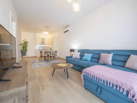 Rent, one bedroom apartment, 56m², Gospoština, Budva - image 11