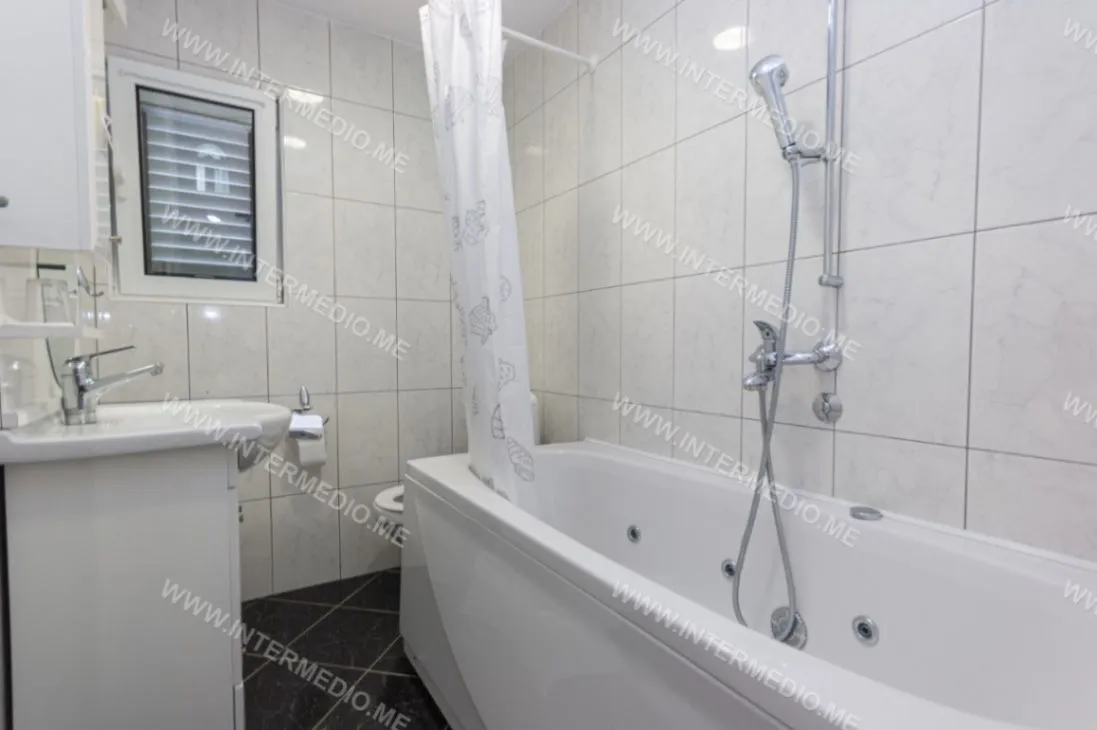 Prodaja, kuća, 231m², Sutorina, Herceg Novi