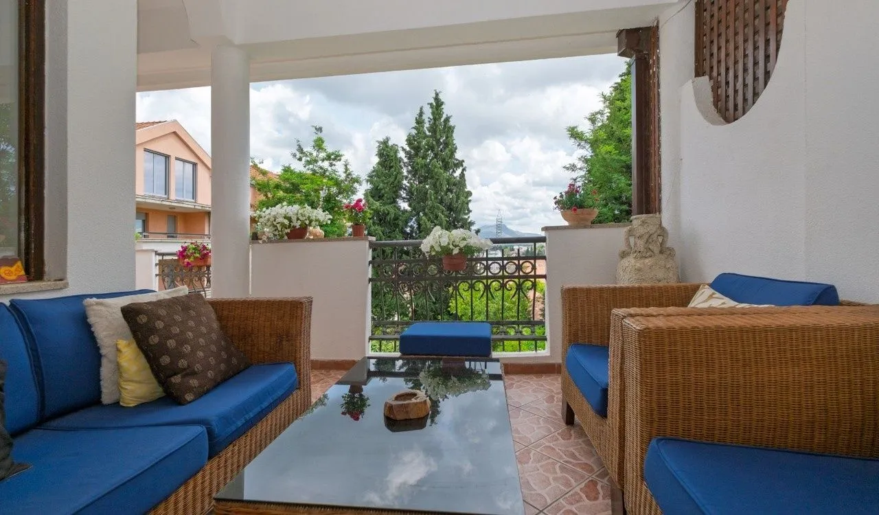 Rent, house, 280m², Gorica C, Podgorica
