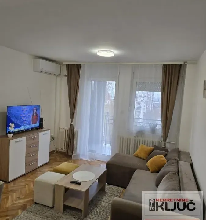 Izdavanje, dvosoban stan, 50m², Detelinara, Novi Sad Sve Podlokacije