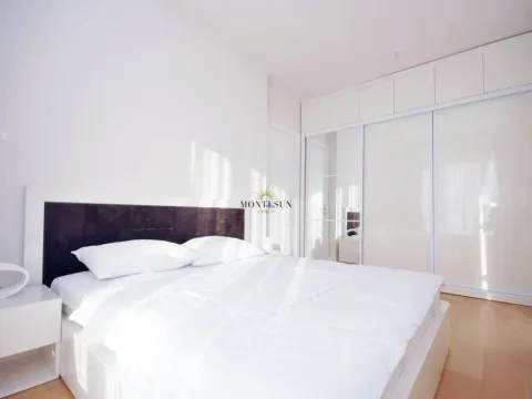 Rent, two bedroom apartment, 87m², Tre Canne, Budva - image 8