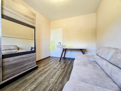 Izdavanje, kuća, 194m², Tološi, Podgorica - image 24