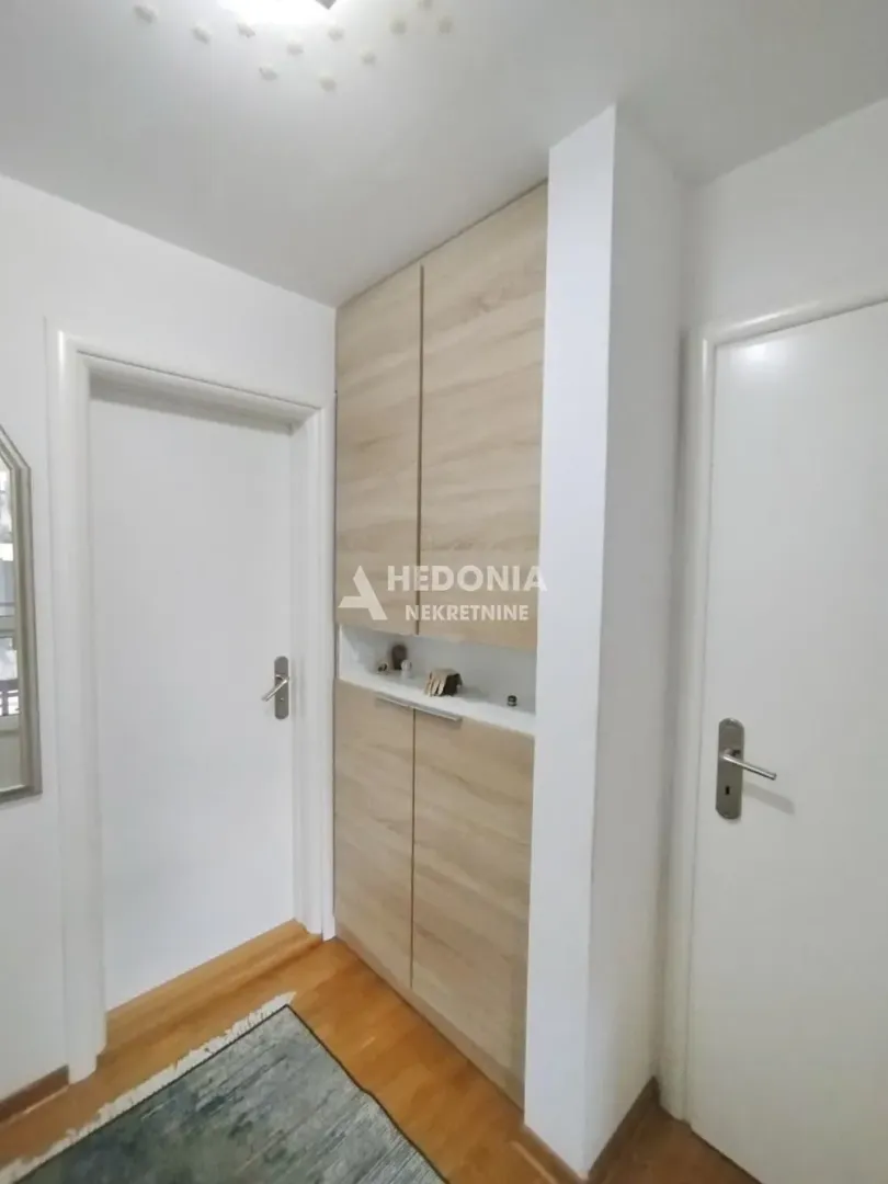 Prodaja, trosoban stan, 85m², Crveni Krst, Beograd