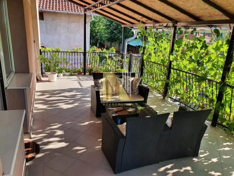 Prodaja, kuća, 350m², Sremska Kamenica, Petrovaradin