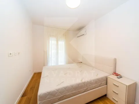 Izdavanje, dvosoban stan, 70m², Central Point, Podgorica - image 10
