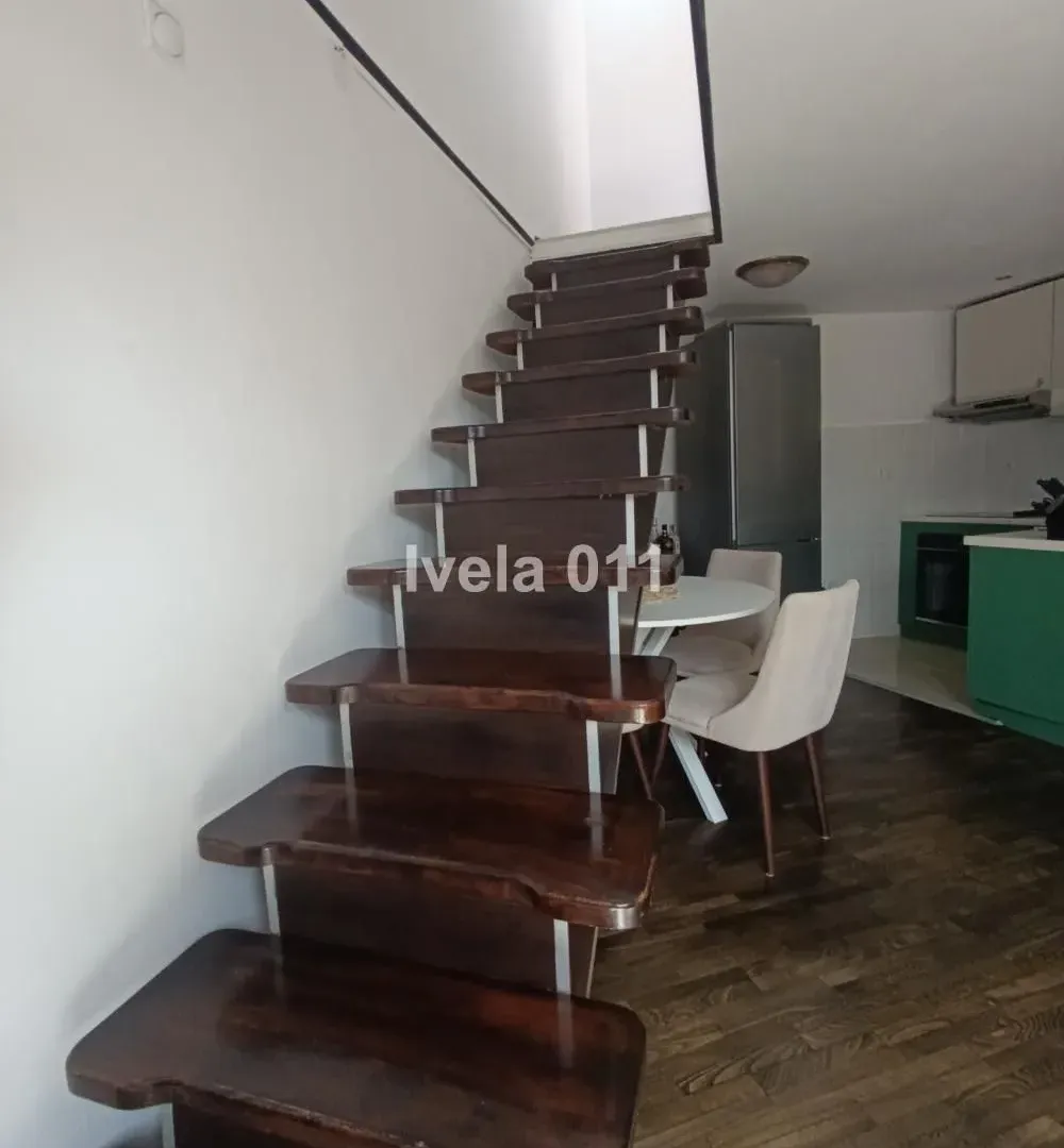 Prodaja, trosoban stan, 70m², Vojvode Vlahovica, Beograd
