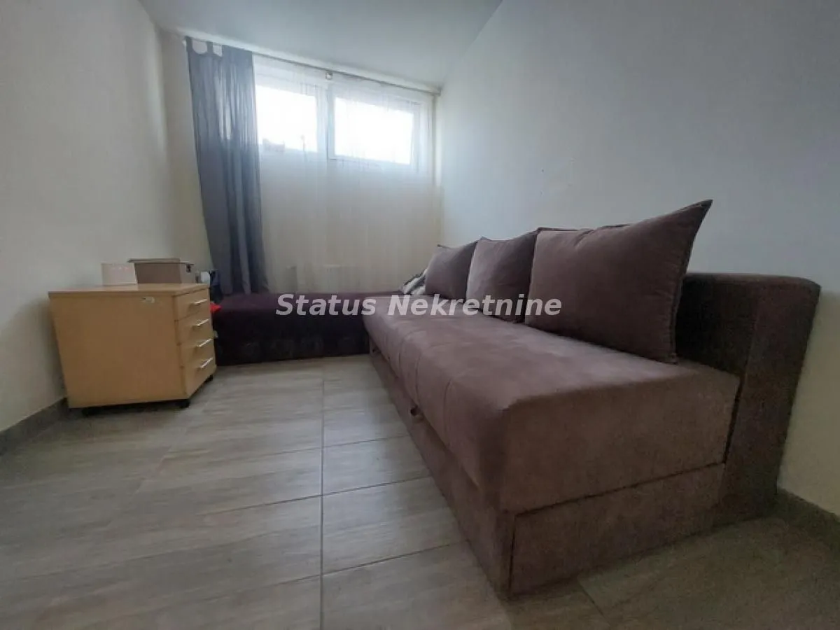 Prodaja, trosoban stan, 58m², Petrovaradin, Novi Sad