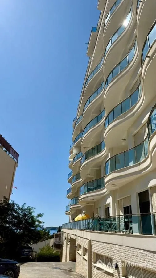 Sale, two bedroom apartment, 58m², Bečići, Budva