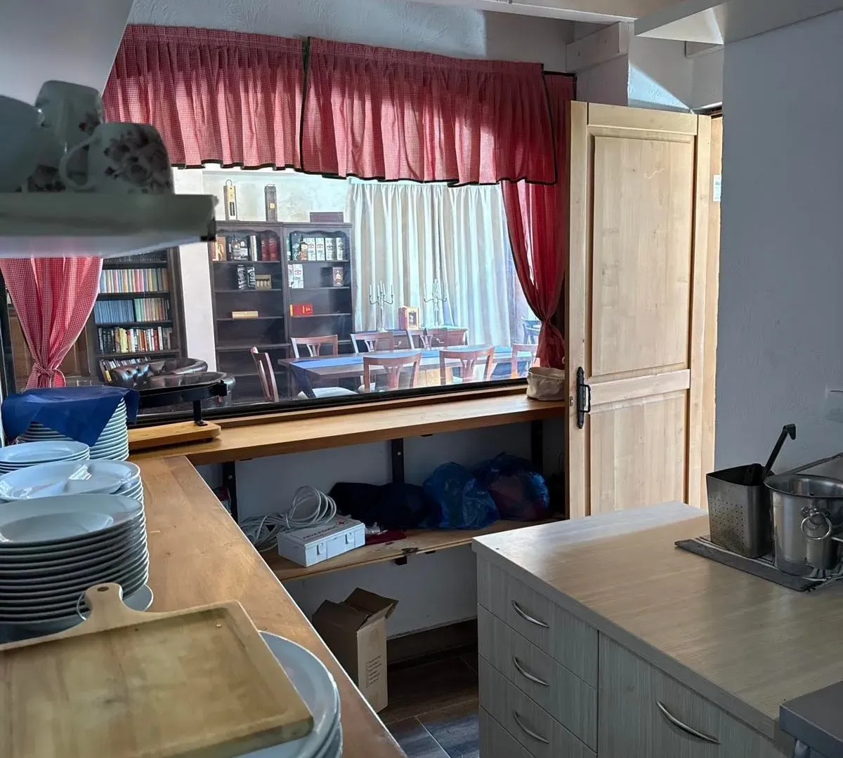 Sale, office space, 96m², Cetinje, Crna Gora