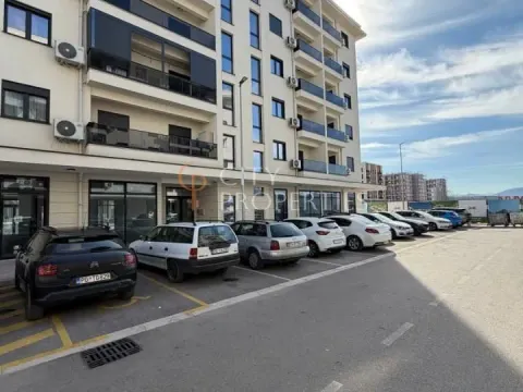 Izdavanje, stan, 55m², City Kvart, Podgorica - image 13