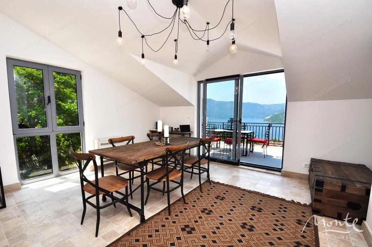 Sale, office space, 570m², Risan, Kotor