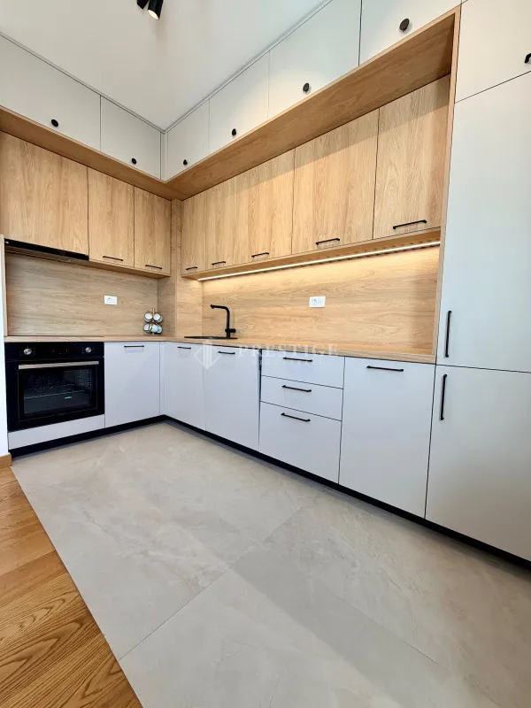 Izdavanje, dvosoban stan, 72m², New City, Podgorica