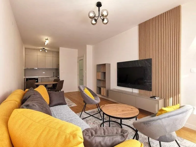 Izdavanje, jednosoban stan, 47m², Central Point, Podgorica