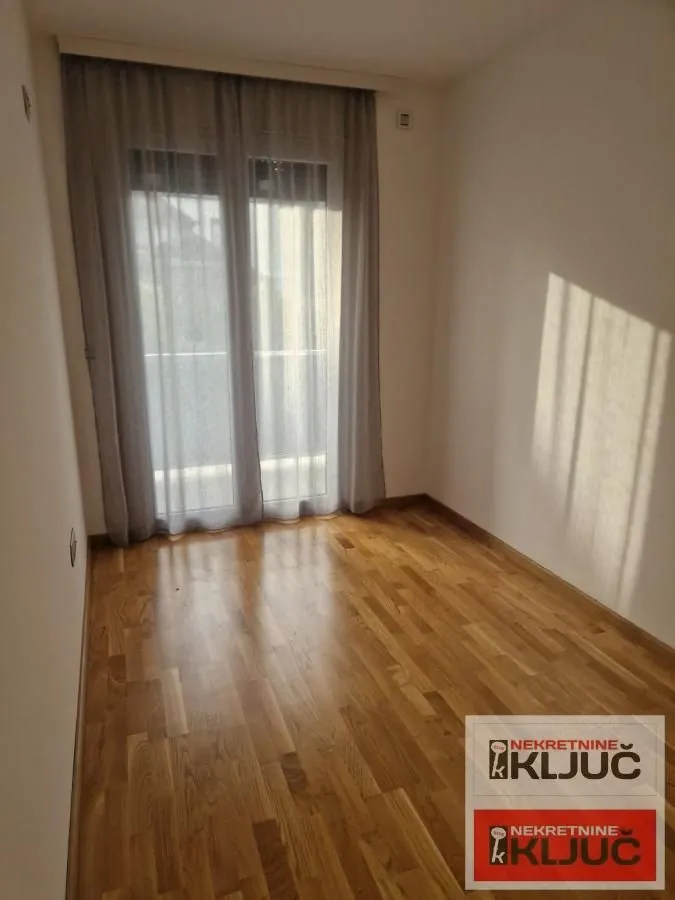 Prodaja, četvorosoban stan, 98m², Petrovaradin, Novi Sad