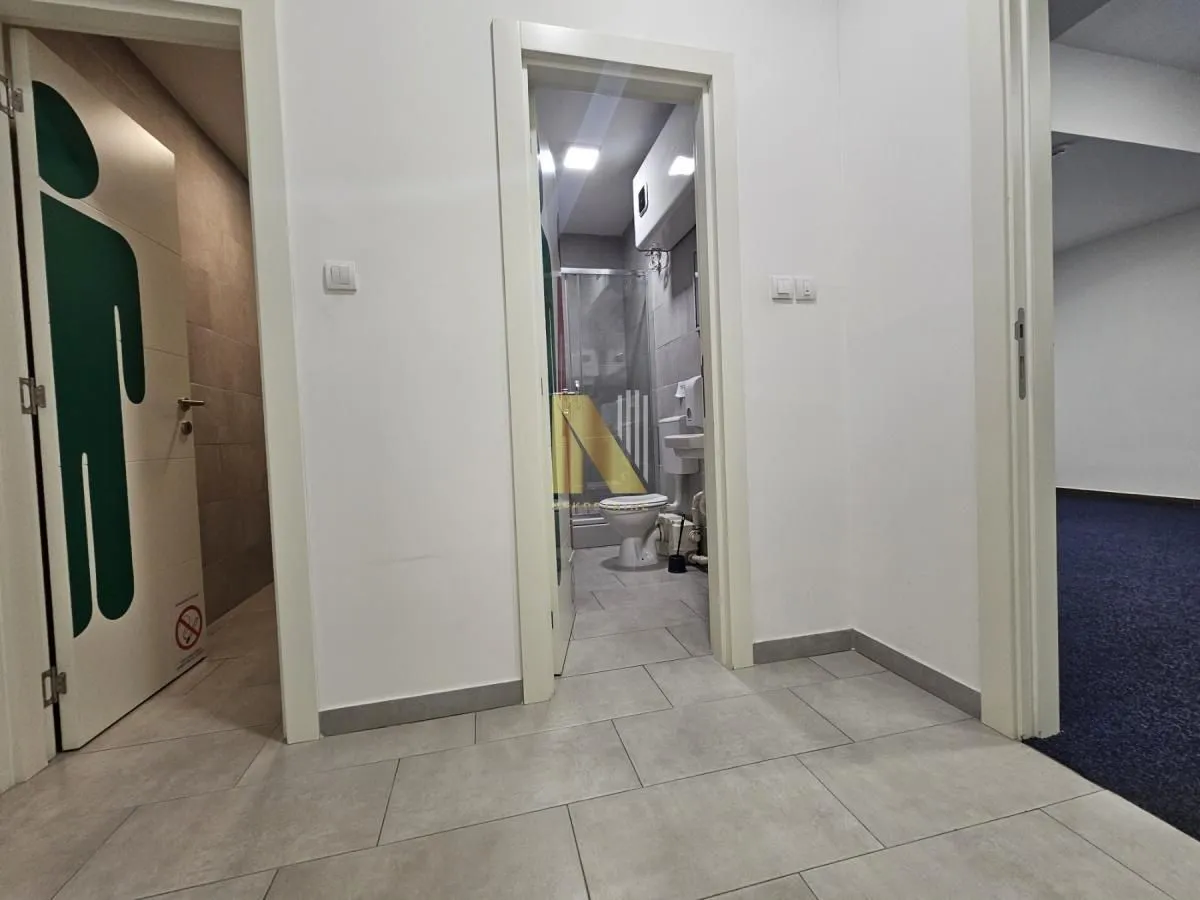 Rent, office space, 527m², Podbara, Novi Sad Sve Podlokacije