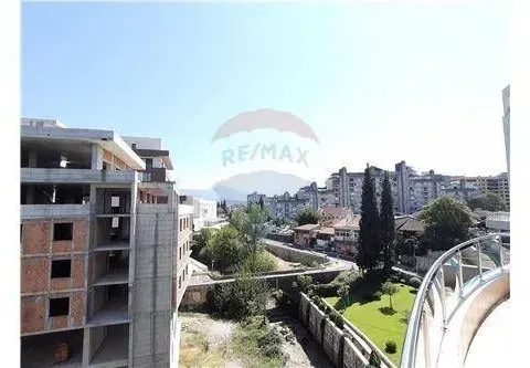 Izdavanje, dvosoban stan, 125m², Centar, Podgorica - image 13