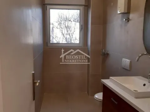 Izdavanje, trosoban stan, 78m², Stari Grad, Beograd - image 15