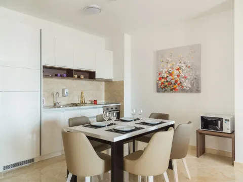 Sale, two bedroom apartment, 95m², Bečići, Budva - image 3