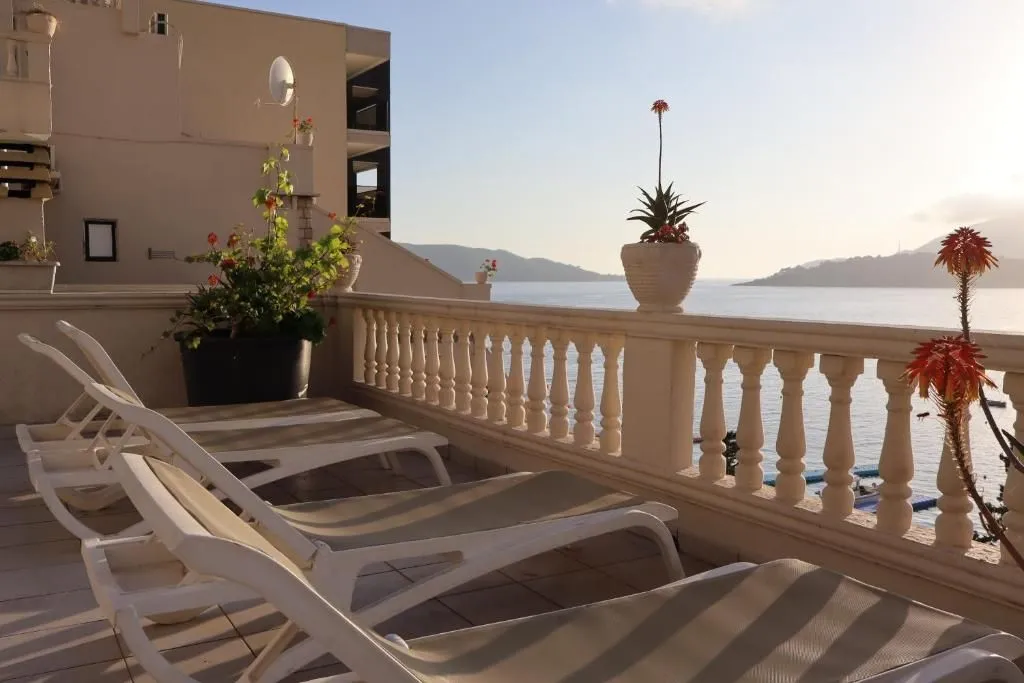 Rent, hospitality venue, 1500m², Bečići, Budva