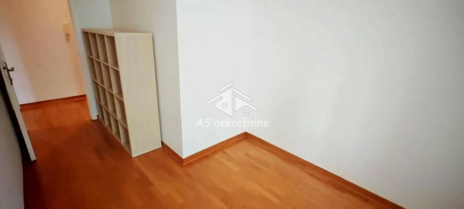 Rent, four bedroom apartment, 150m², Savski Venac, Beograd