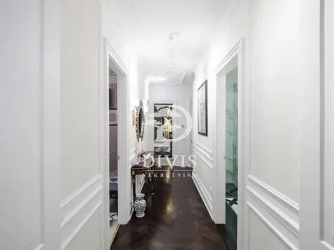 Izdavanje, trosoban stan, 102m², Stari Grad, Beograd - image 9