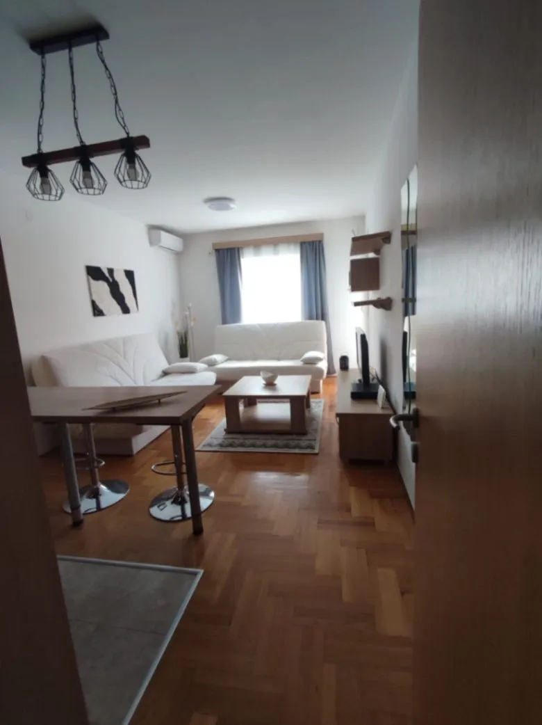 Rent, one bedroom apartment, 50m², Babilonija, Budva