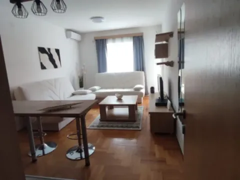 Rent, one bedroom apartment, 50m², Babilonija, Budva - image 2