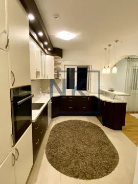 Izdavanje, trosoban stan, 120m², City Kvart, Podgorica - image 4