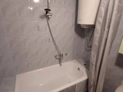 Izdavanje, stan, 54m², Centar, Bar - image 3