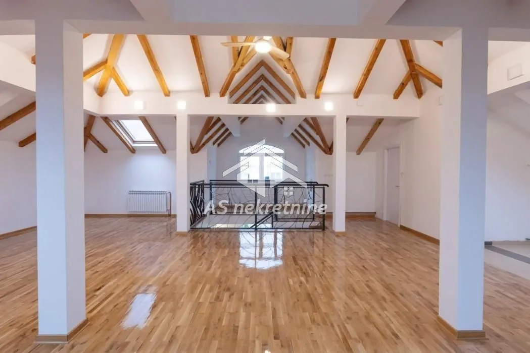 Izdavanje, kuća, 417m², Jajinci, Voždovac Sve Podlokacije