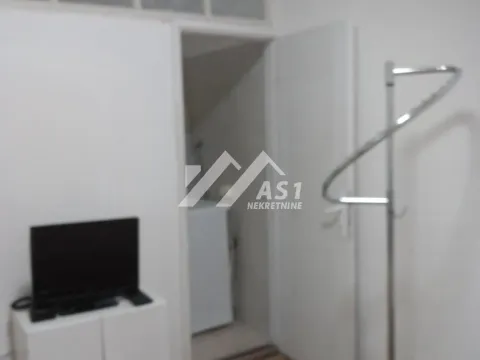 Izdavanje, jednosoban stan, 35m², Centar, Novi Sad - image 6