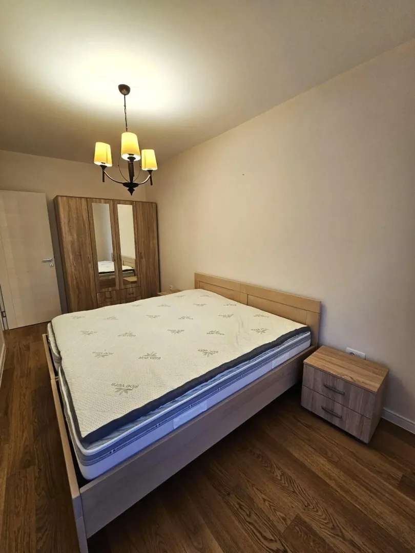 Izdavanje, jednosoban stan, 40m², Central Point, Podgorica