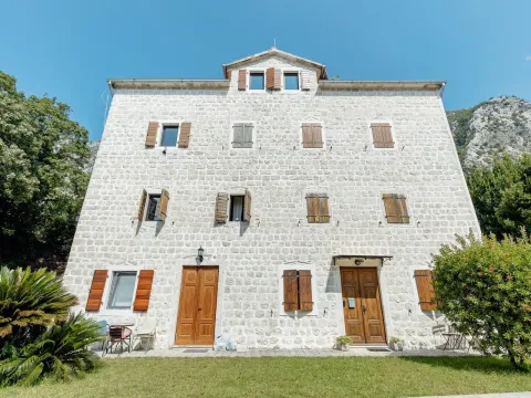 Prodaja, dvosoban stan, 82m2, Dobrota, Kotor Prodaja, dvosoban stan, 82m2, Dobrota, Kotor
