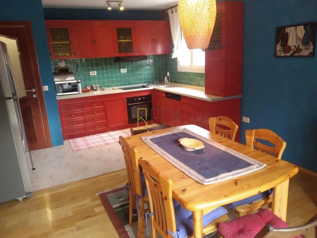 Rent, house, 190m², Tološi, Podgorica