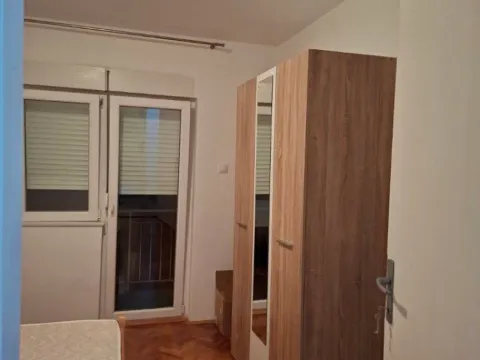 Izdavanje, dvosoban stan, 60m², Dobrota, Kotor - image 5