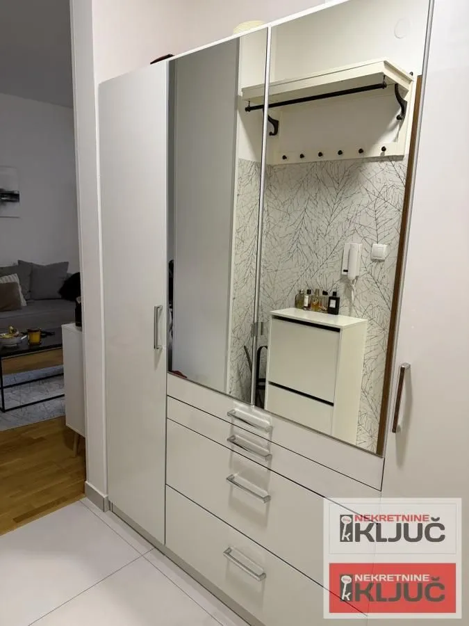 Izdavanje, garsonjera, 31m², Socijalno, Novi Sad Sve Podlokacije