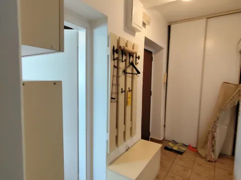 Izdavanje, jednosoban stan, 58m², Centar, Podgorica - image 9