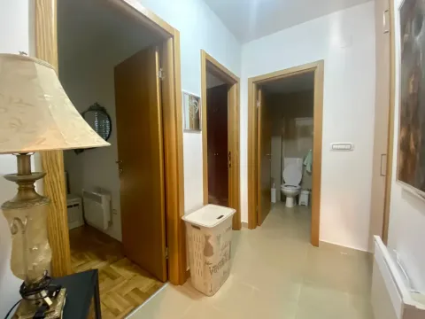 Izdavanje, stan, 70m², Tivat, Crna Gora - image 2