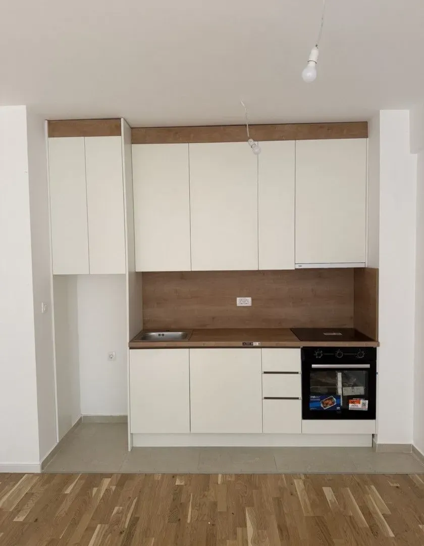 Izdavanje, dvosoban stan, 64m², Stari Aerodrom, Podgorica
