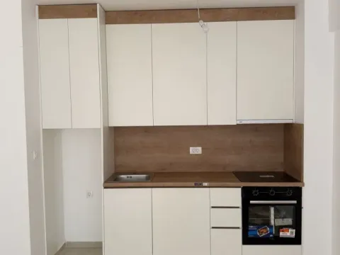 Izdavanje, dvosoban stan, 64m², Stari Aerodrom, Podgorica - image 1